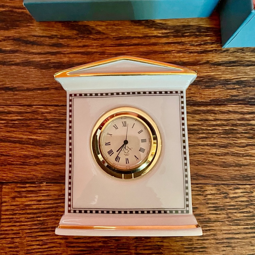 Lenox Forum Black Clock